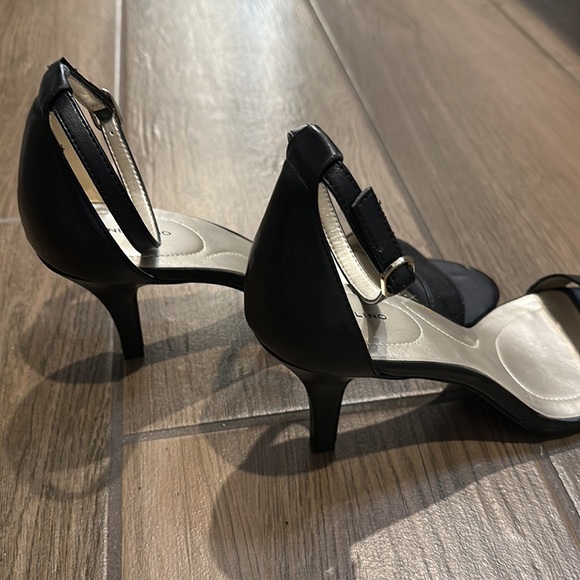 Bandolino Womens Madia Dress Sandals size 9.5 - Picture 5 of 9